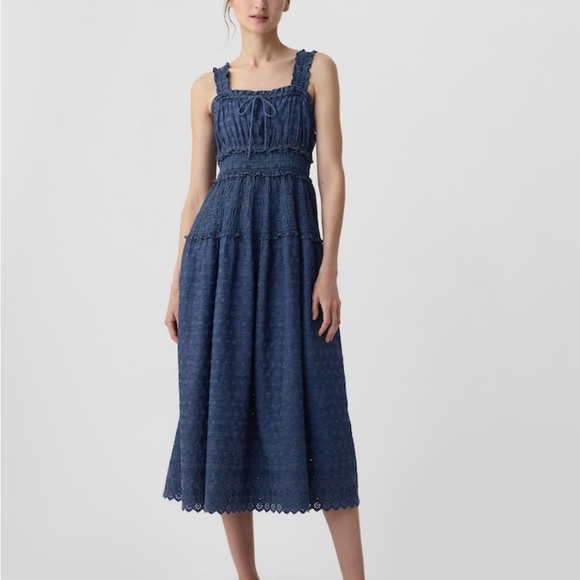 Gap x DÔEN eyelet denim midi dress - Picture 6 of 6